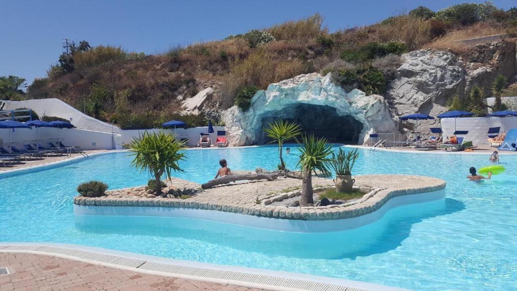 Vigna Marina Apartments Санта Тереза Галура Екстериор снимка